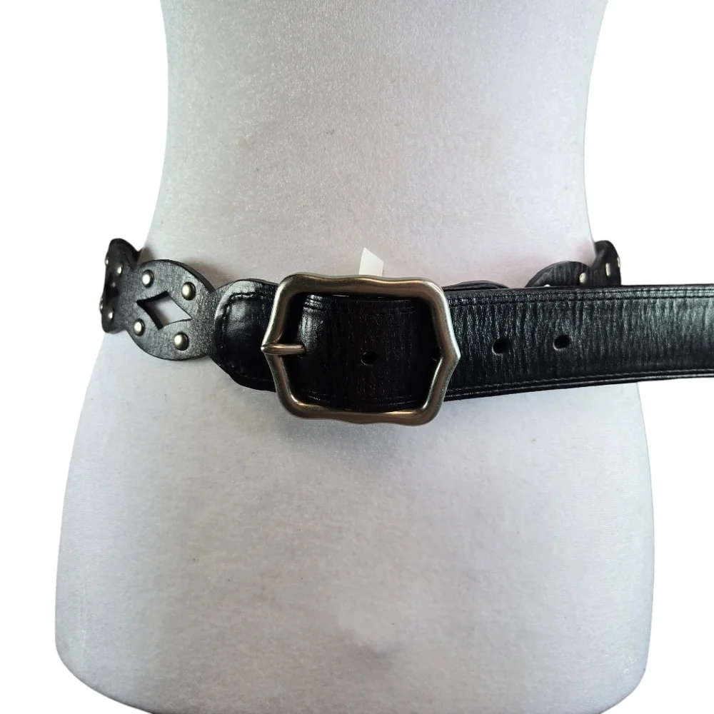 Vtg Fossil black leather cut out studded belt